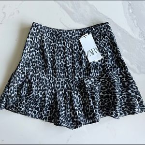 New - Zara Women Skirt/Skort - Super cute & soft